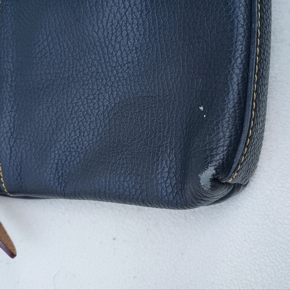 Dooney and Bourke Dillen letter carrier - Picture 6 of 10